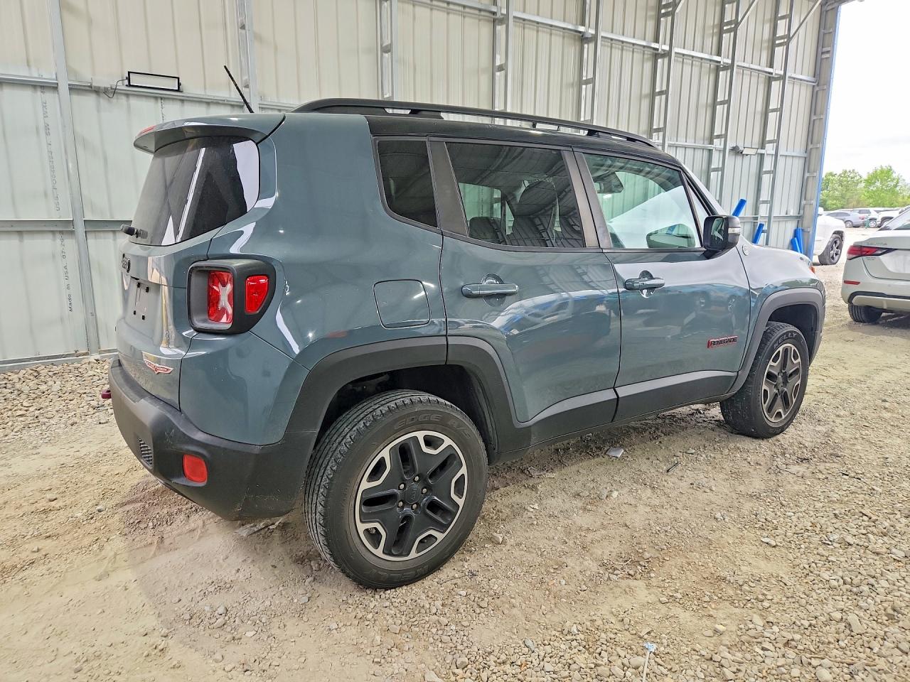 2017 JEEP RENEGADE TRAILHAWK photo 7