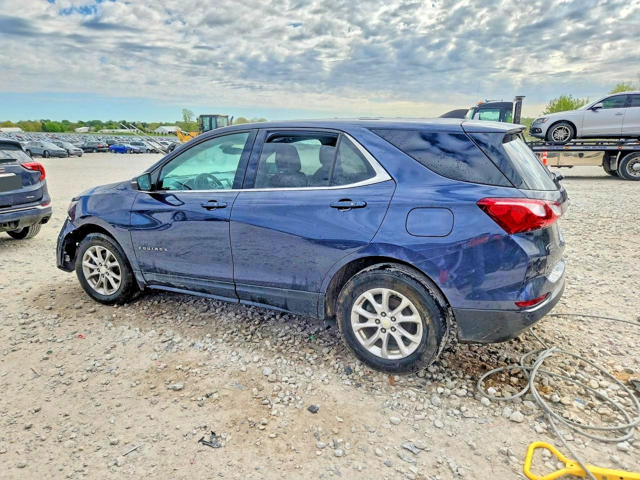 2018 CHEVROLET EQUINOX LT photo 3