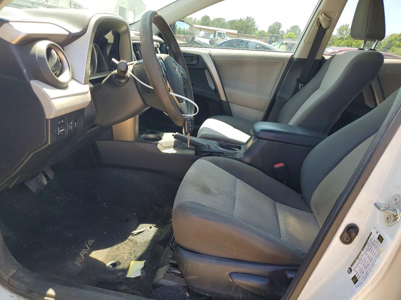 2013 TOYOTA RAV4 LE photo 13