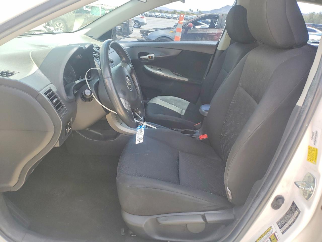 2010 TOYOTA COROLLA S photo 13