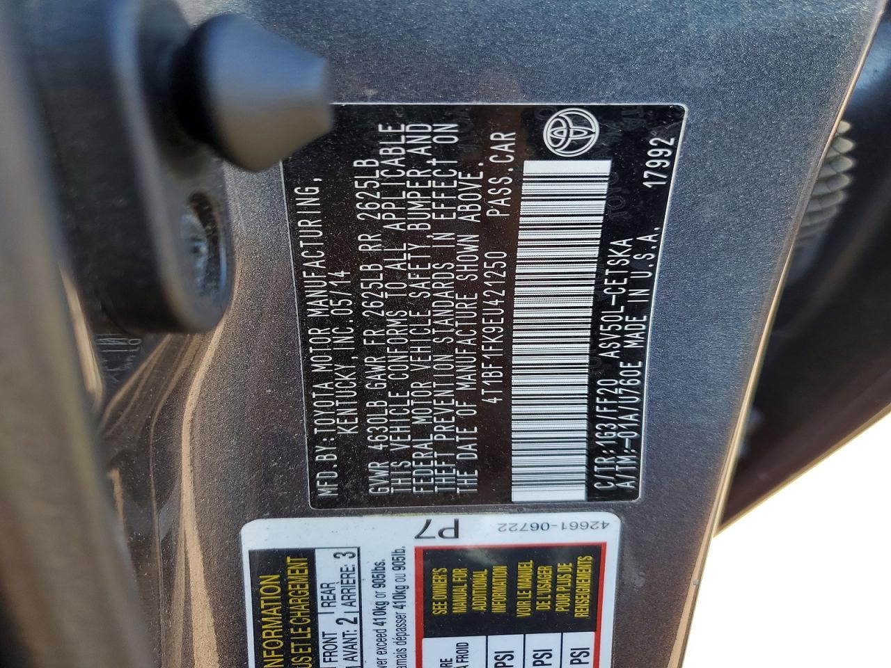 2014 TOYOTA CAMRY SE photo 12