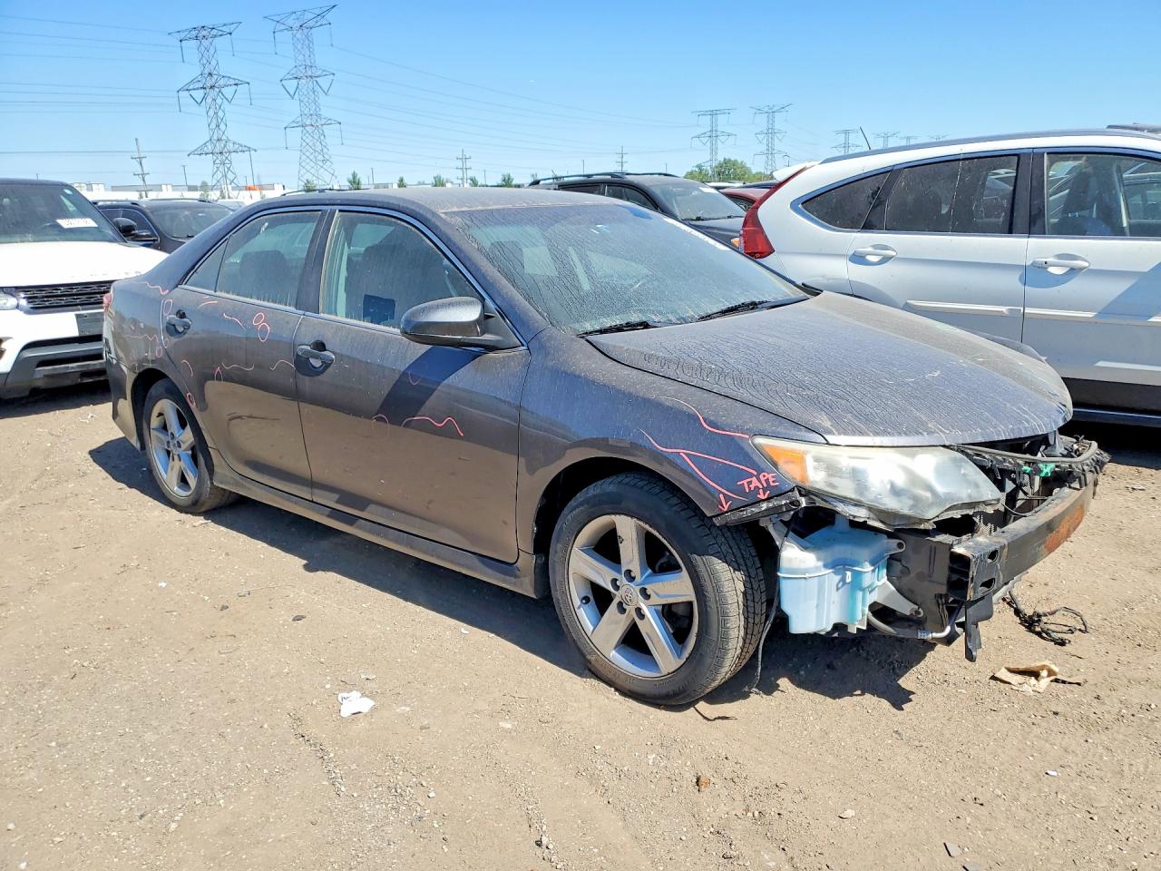 2014 TOYOTA CAMRY SE photo 4