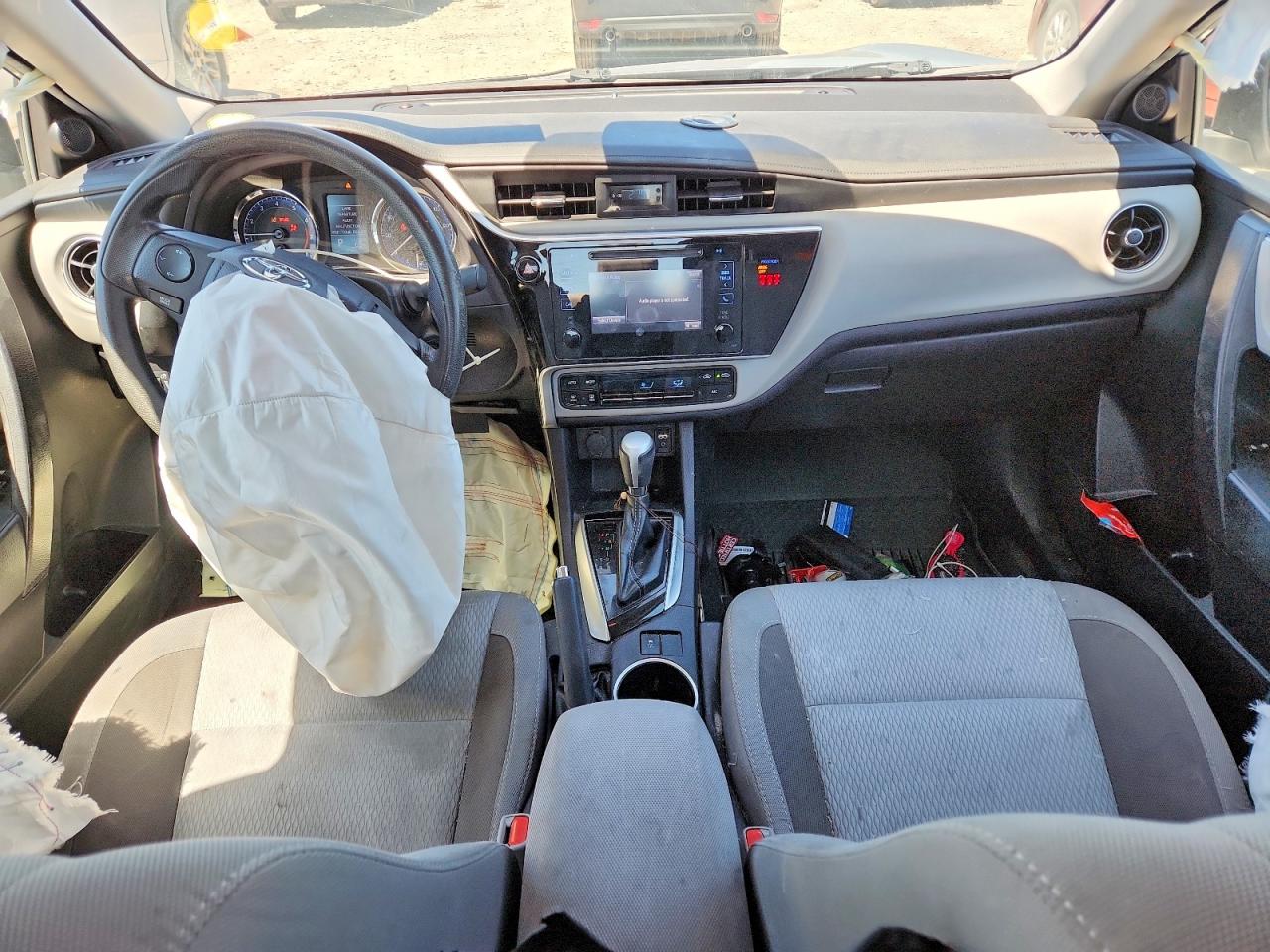 2019 TOYOTA COROLLA LE photo 22