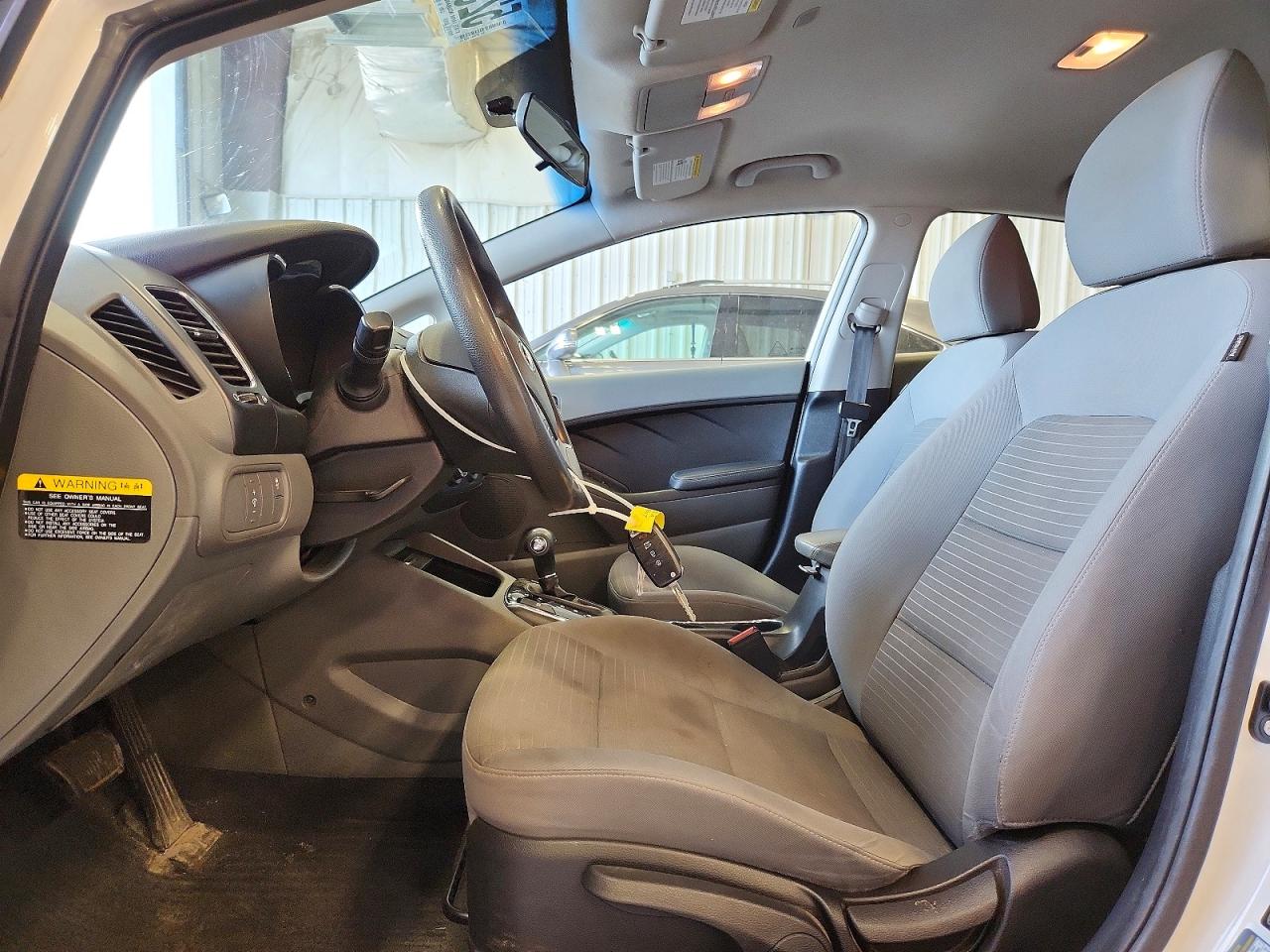 2017 KIA FORTE LX photo 19