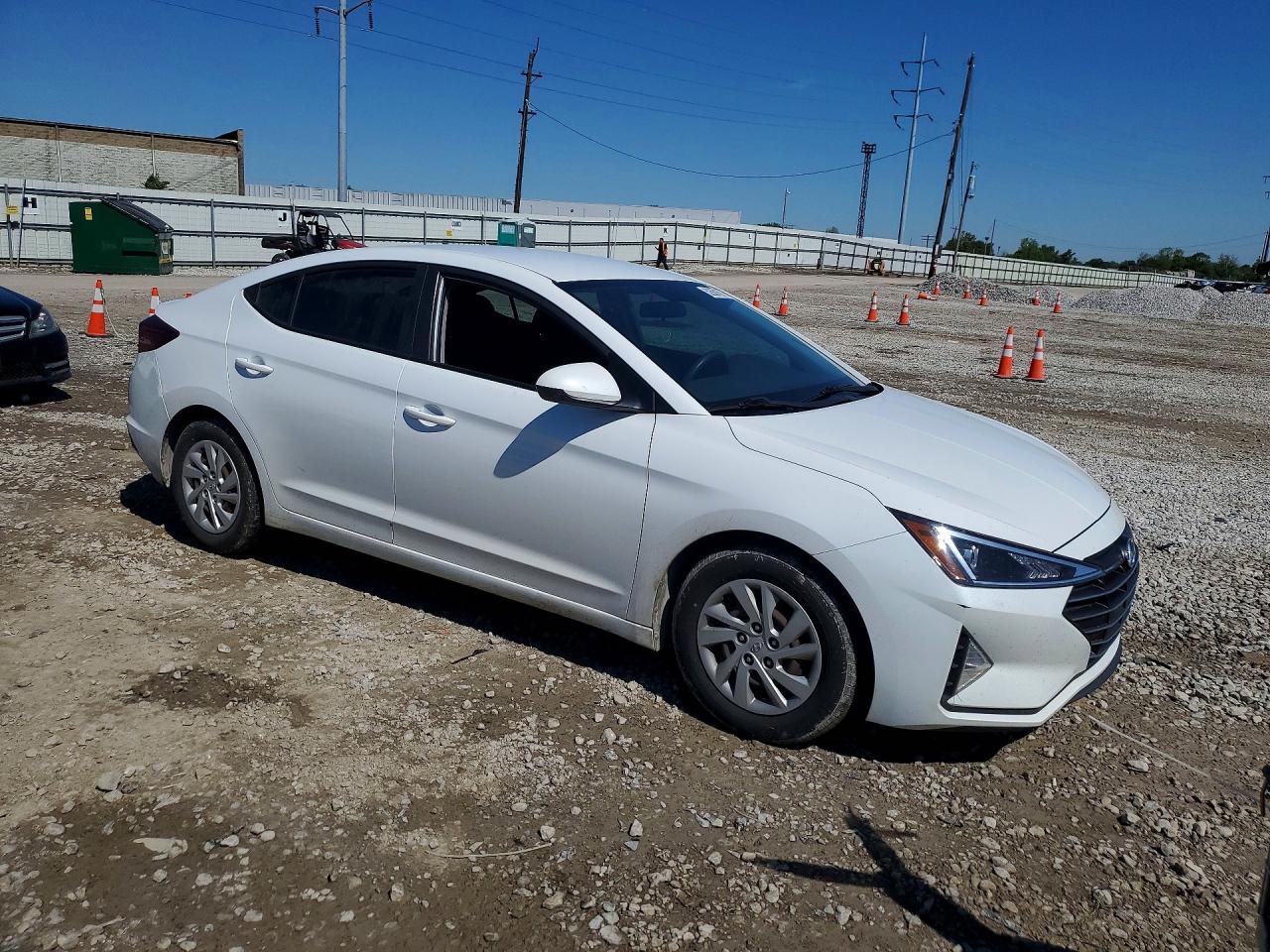 2019 HYUNDAI ELANTRA SE photo 4