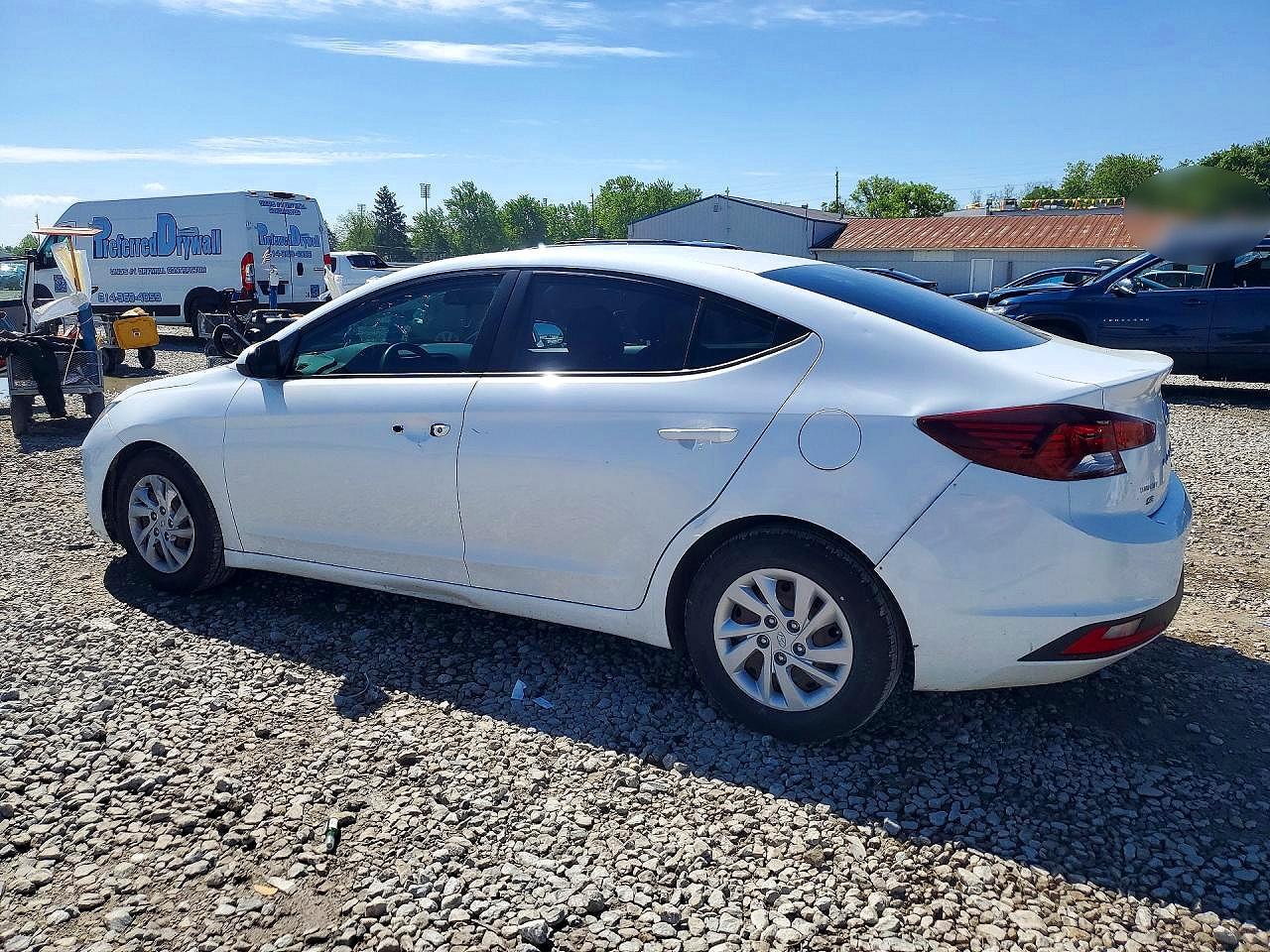 2019 HYUNDAI ELANTRA SE photo 2