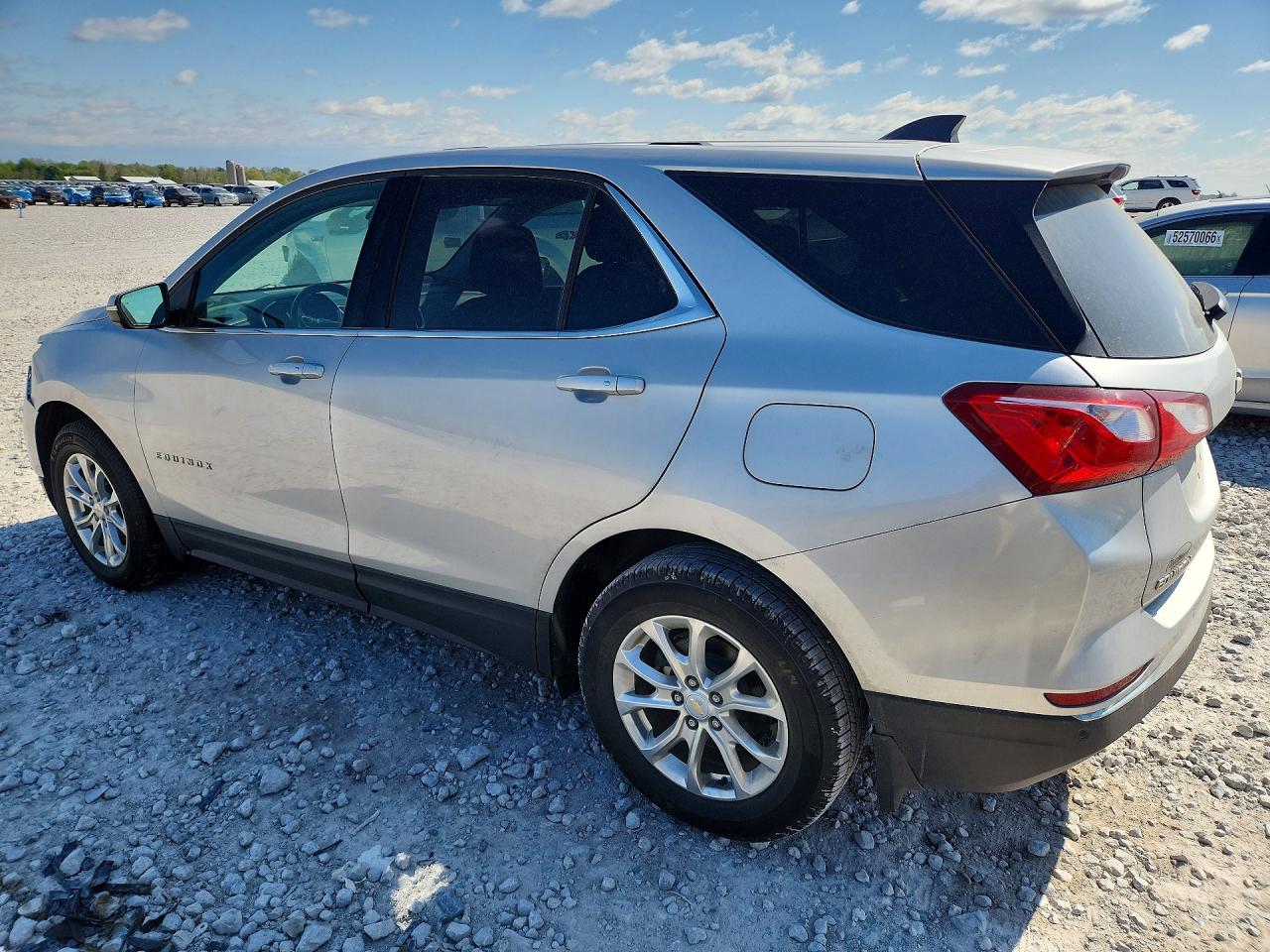 2018 CHEVROLET EQUINOX LT photo 2