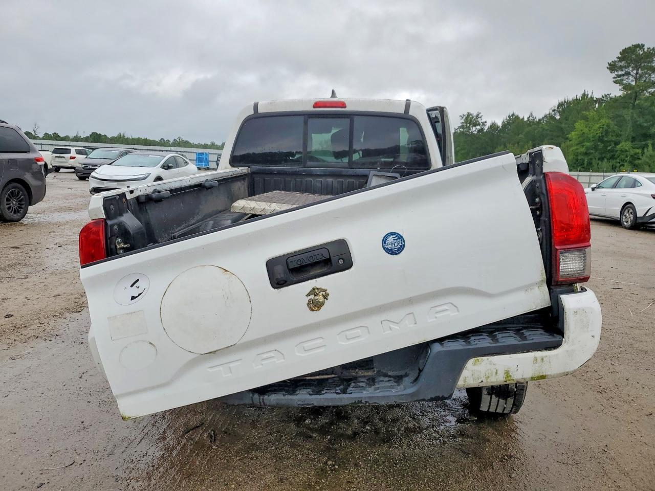 2019 TOYOTA TACOMA SR photo 16