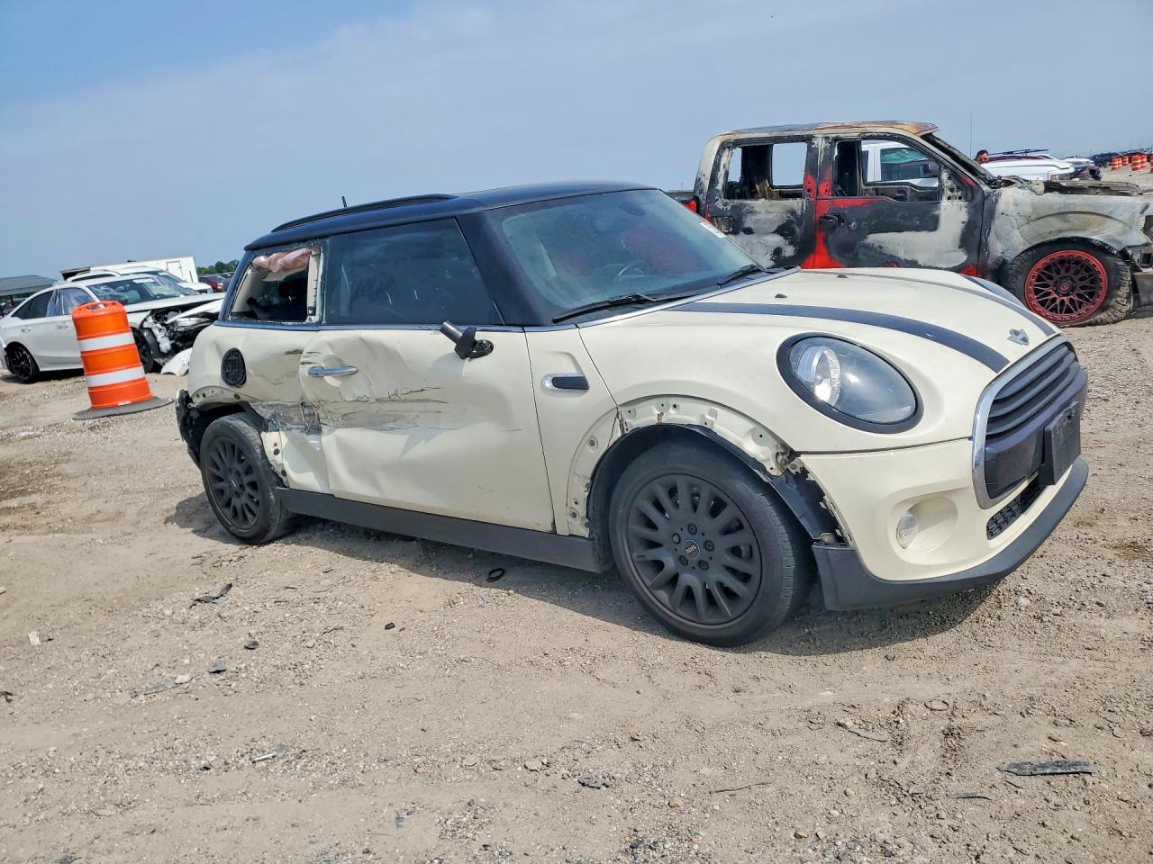 2019 MINI COOPER photo 7