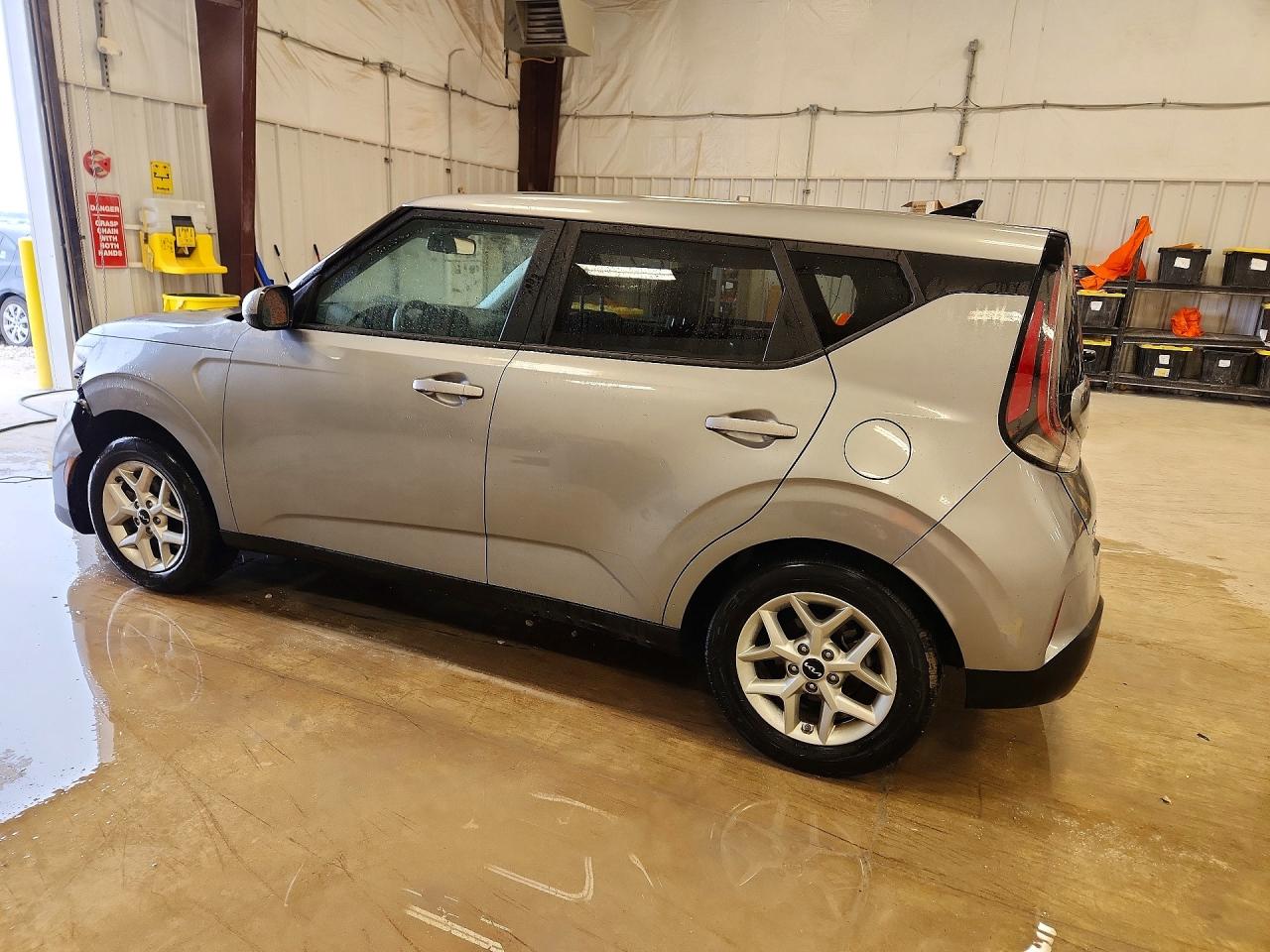 2025 KIA SOUL LX photo 3