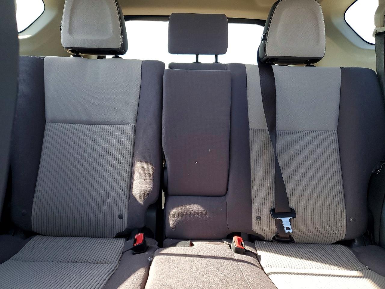 2015 TOYOTA RAV4 XLE photo 26