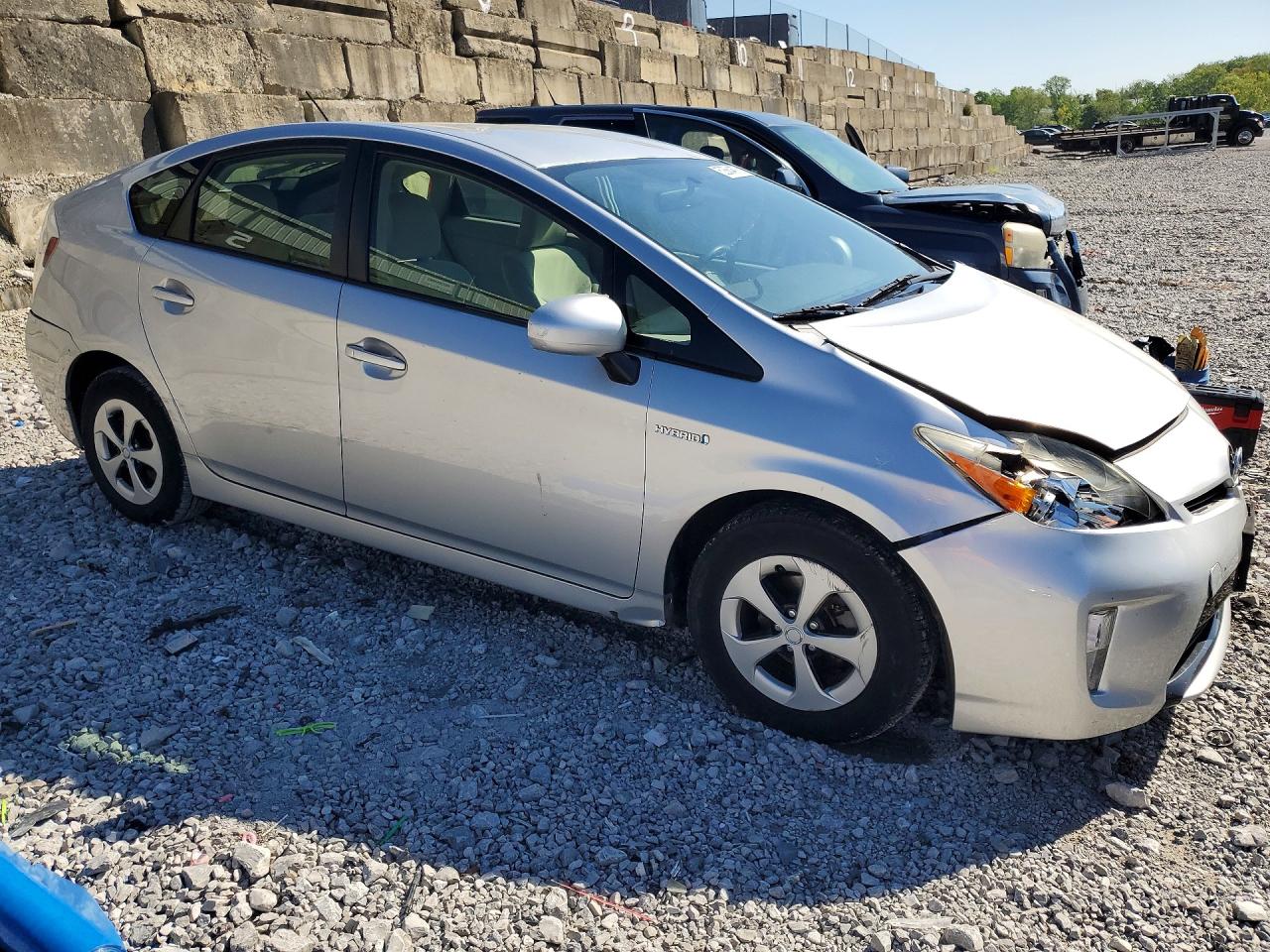 2013 TOYOTA PRIUS THREE photo 7