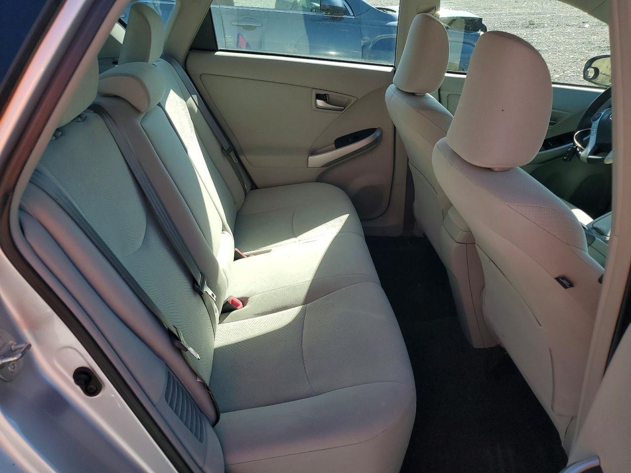 2013 TOYOTA PRIUS THREE photo 19