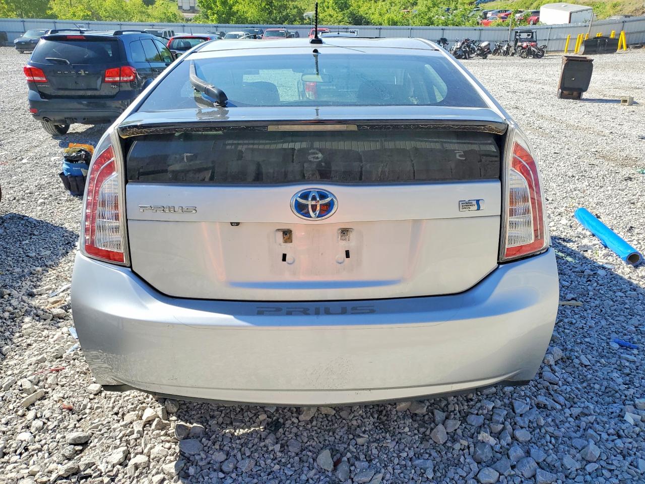 2013 TOYOTA PRIUS THREE photo 11