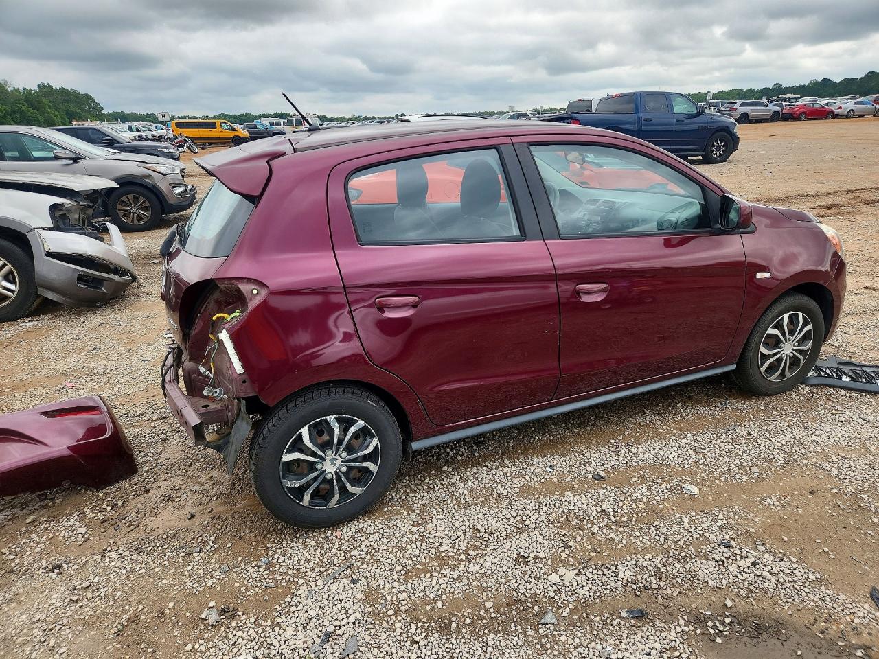 2017 MITSUBISHI MIRAGE ES photo 3