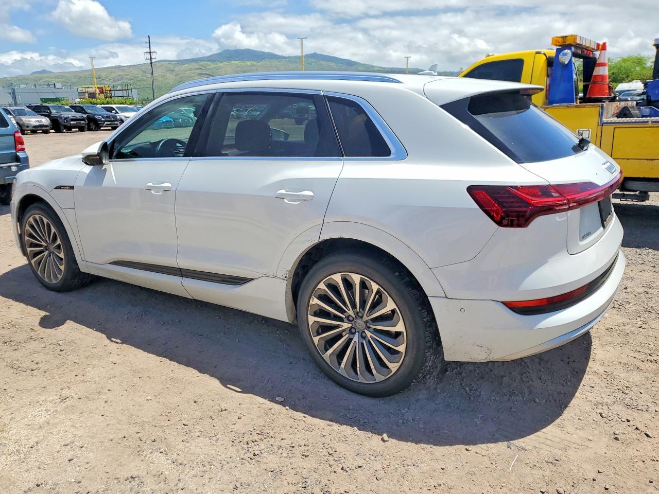 2019 AUDI E-TRON PRESTIGE photo 2