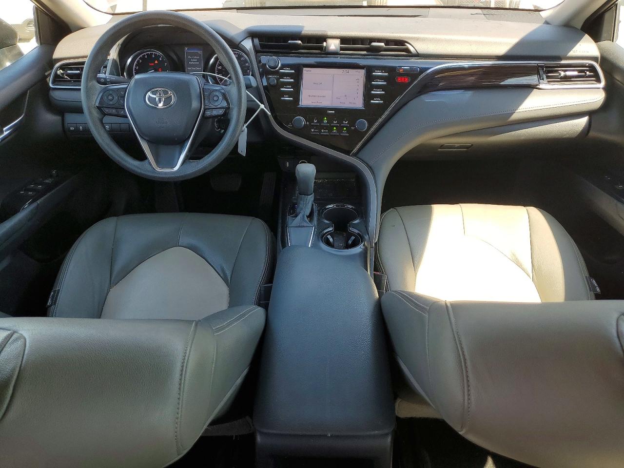 2020 TOYOTA CAMRY LE photo 15