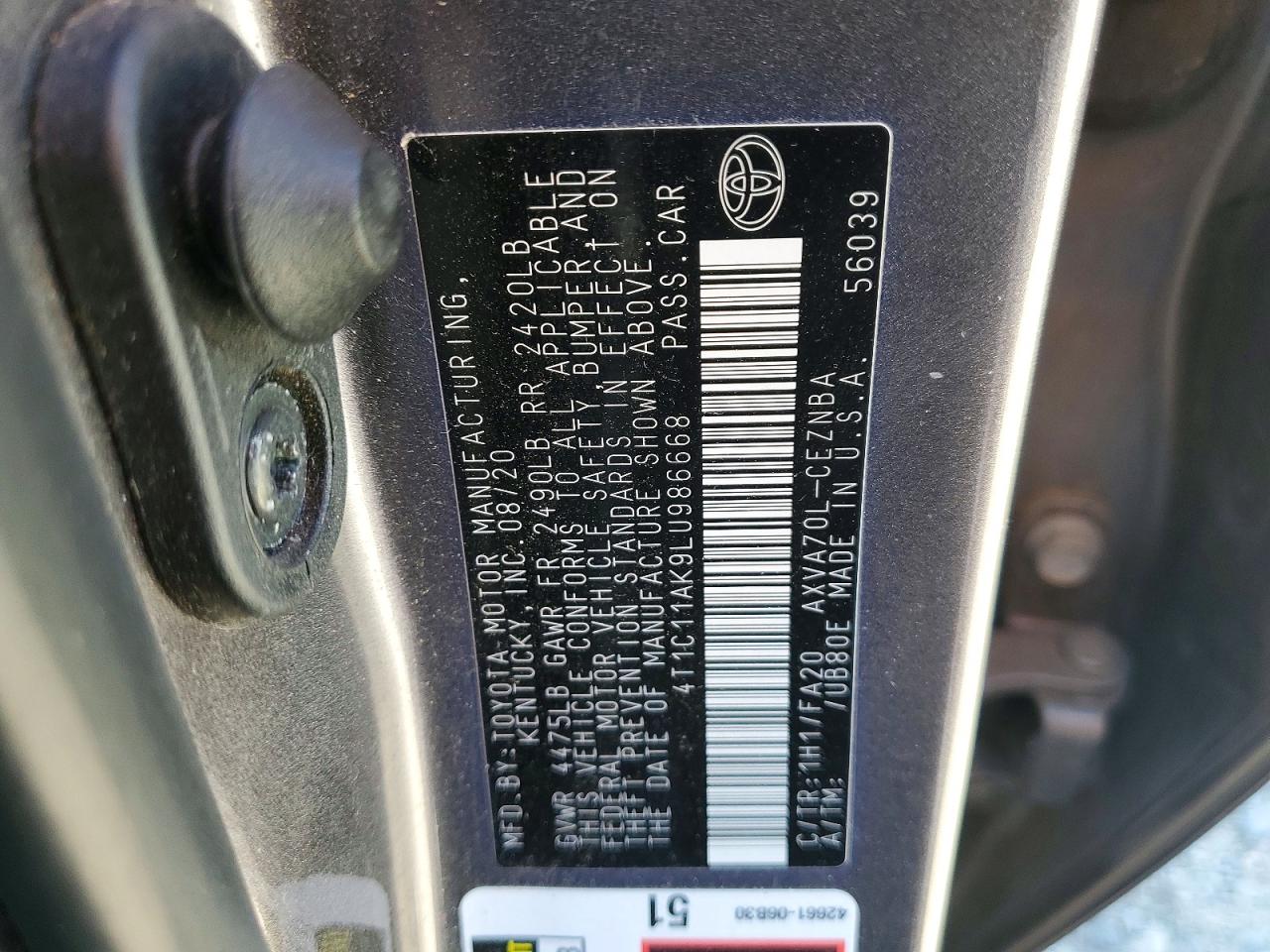 2020 TOYOTA CAMRY LE photo 25