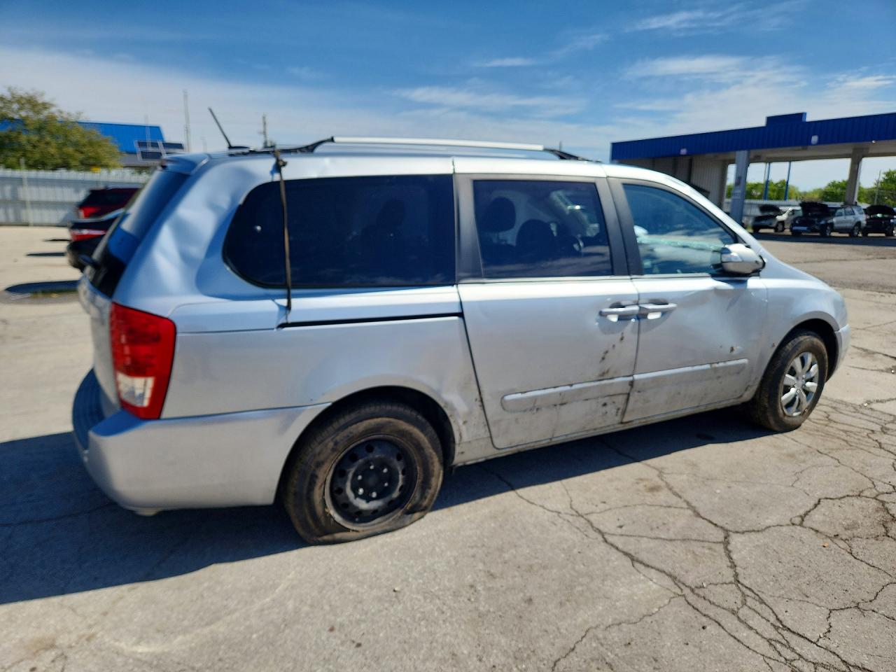 2011 KIA SEDONA LX photo 7
