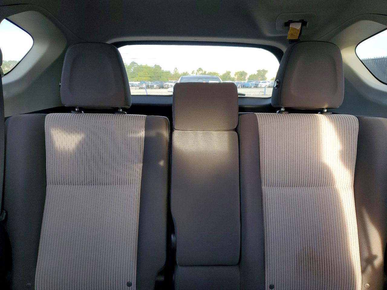 2014 TOYOTA RAV4 LE photo 19