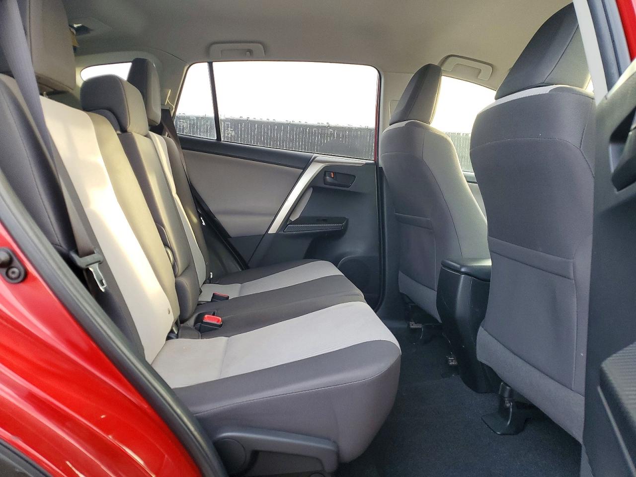 2014 TOYOTA RAV4 LE photo 21