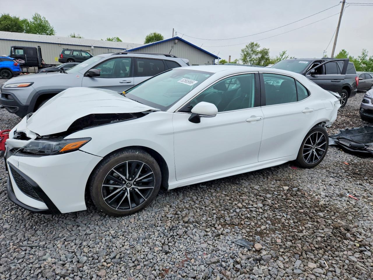 2024 TOYOTA CAMRY