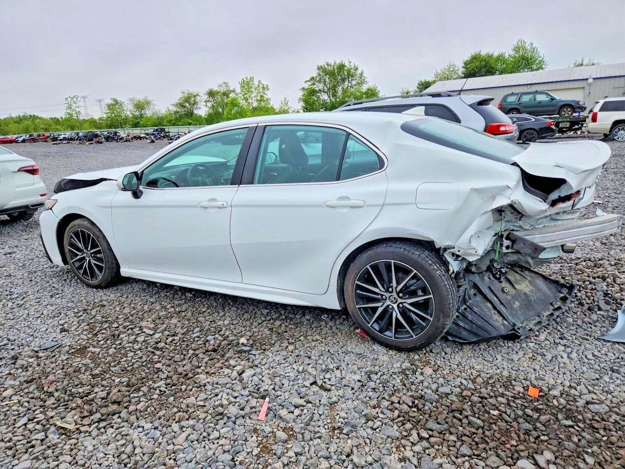 2024 TOYOTA CAMRY SE photo 4