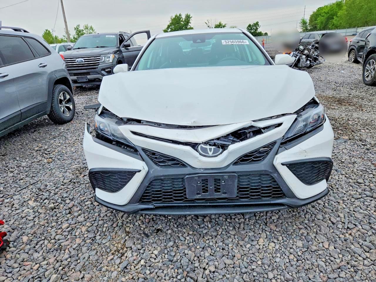 2024 TOYOTA CAMRY SE photo 13