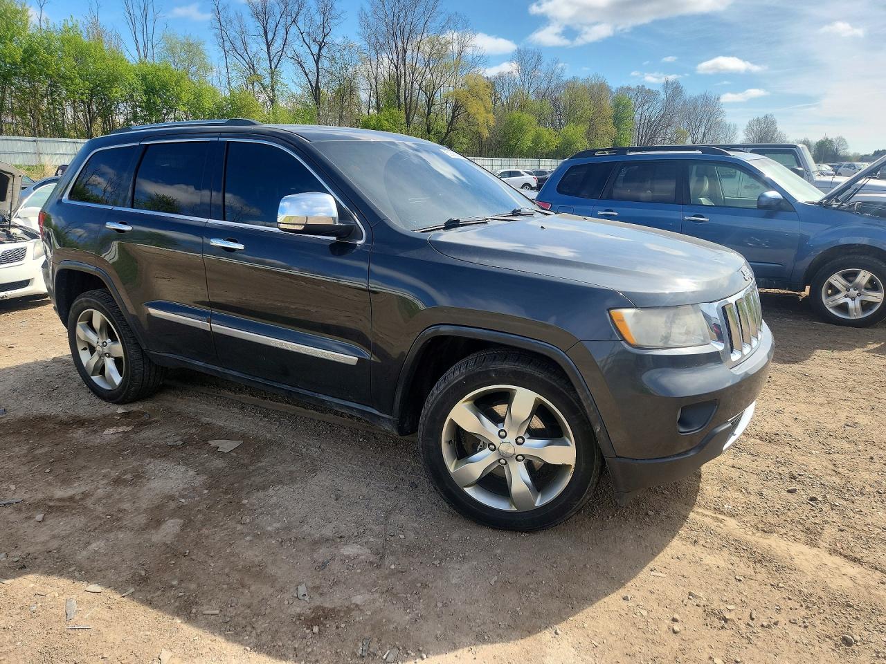 2011 JEEP GRAND CHEROKEE OVERLAND photo 10