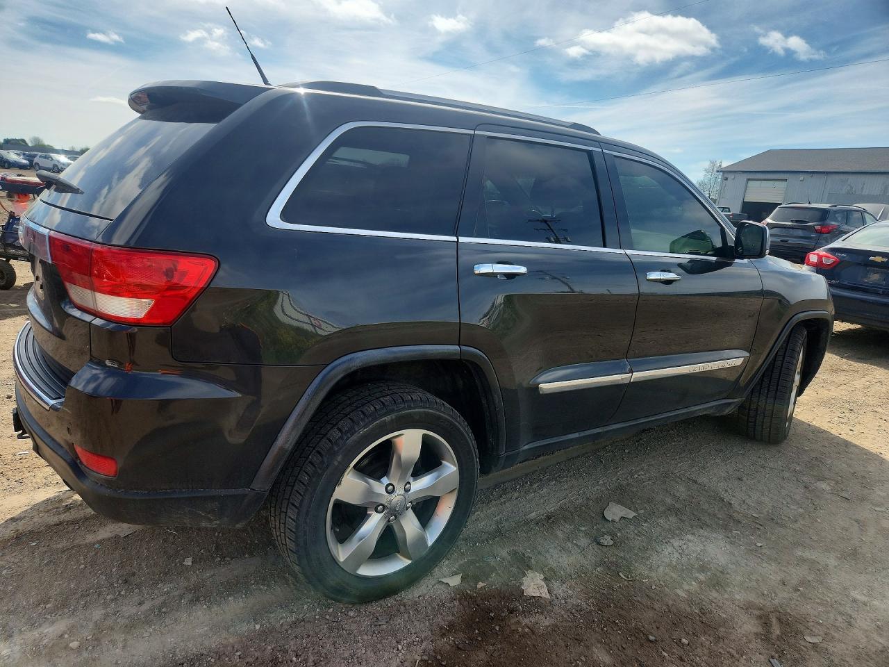2011 JEEP GRAND CHEROKEE OVERLAND photo 7