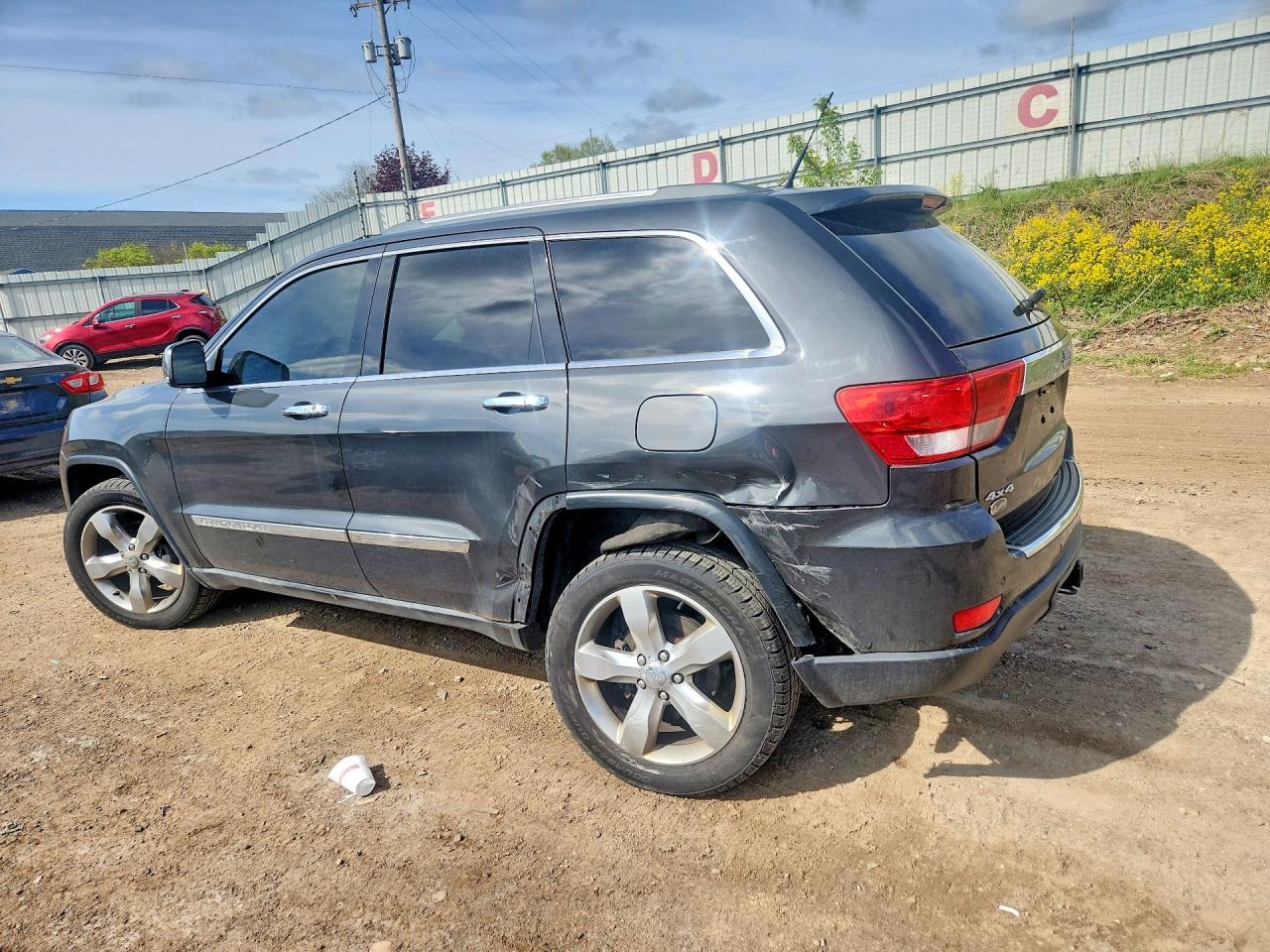 2011 JEEP GRAND CHEROKEE OVERLAND photo 4
