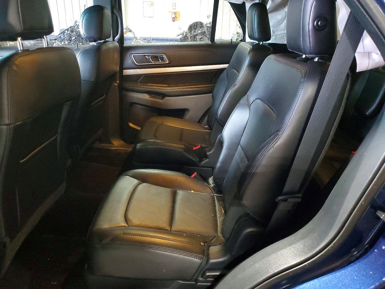 2017 FORD EXPLORER XLT photo 11