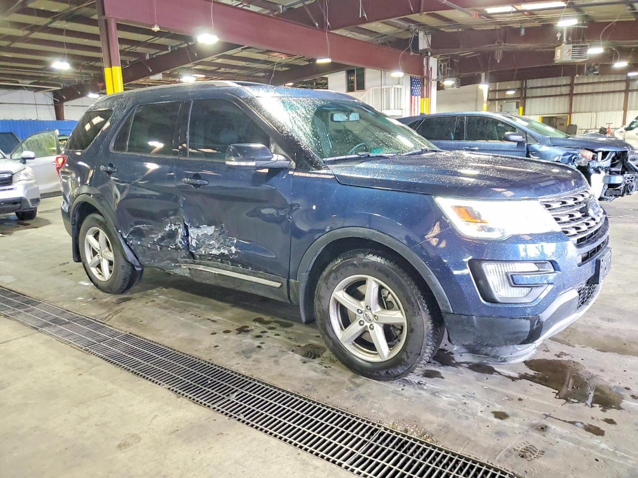 2017 FORD EXPLORER XLT photo 4