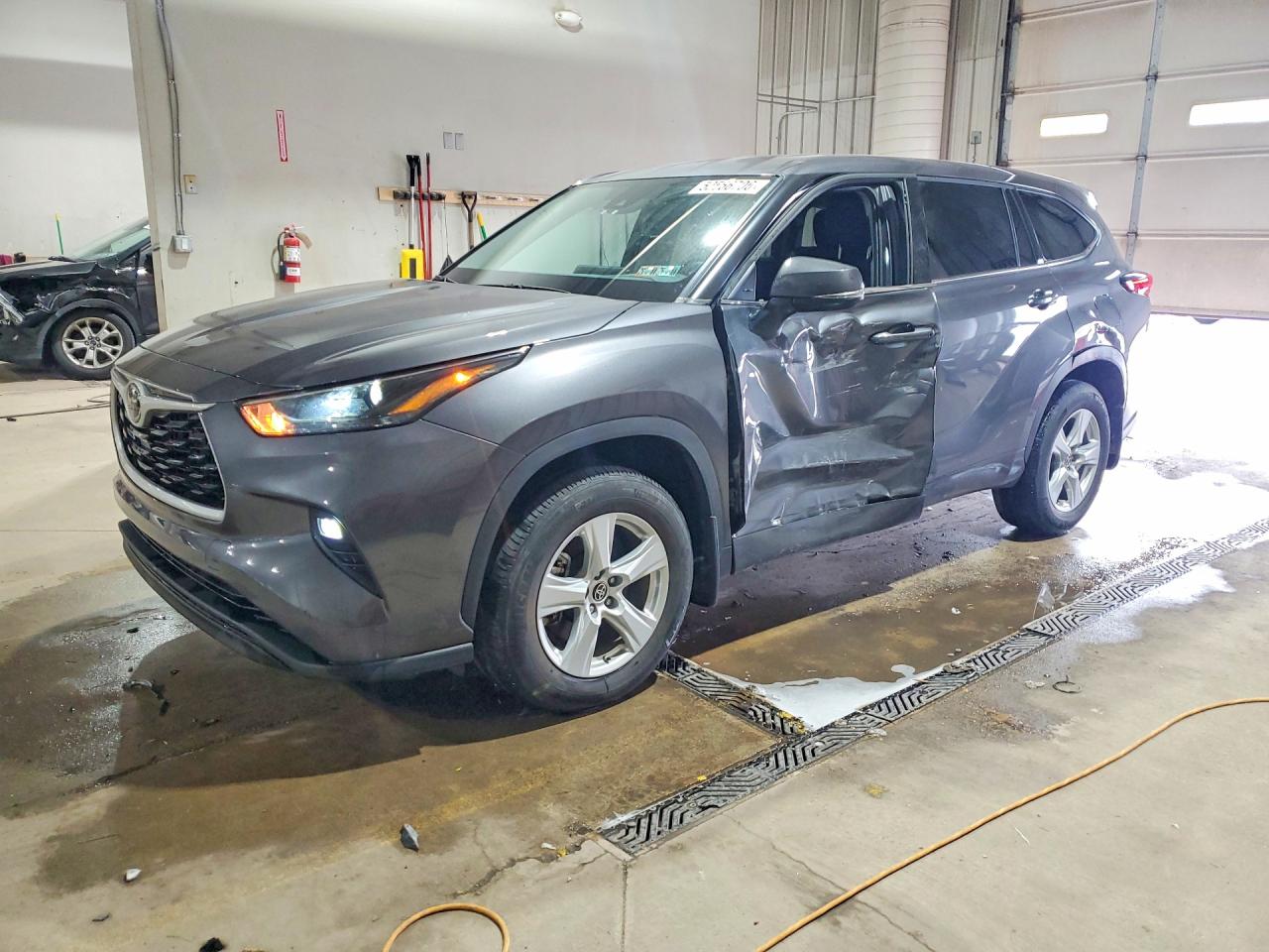 2022 TOYOTA HIGHLANDER