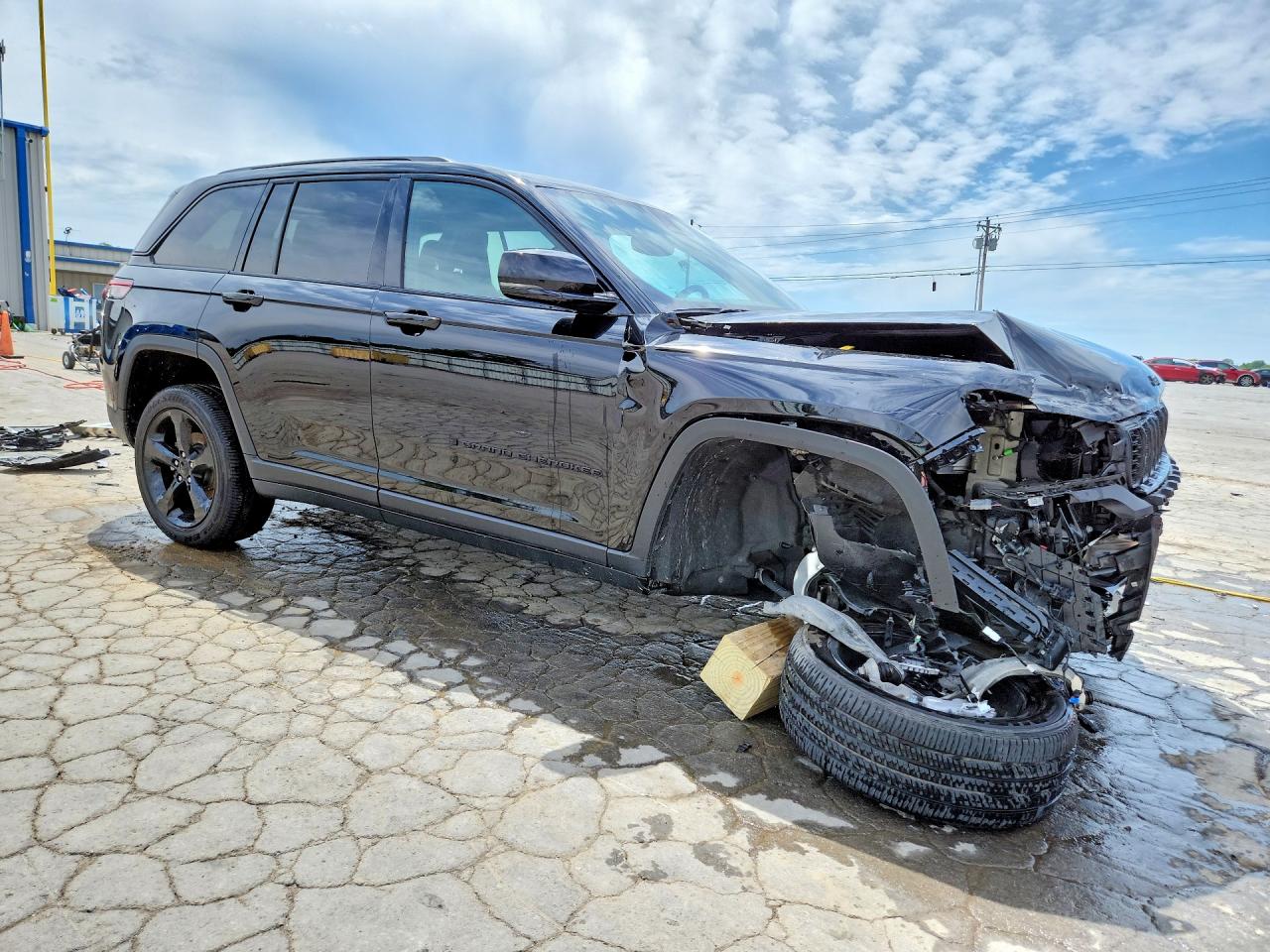 2024 JEEP GRAND CHEROKEE LAREDO photo 7