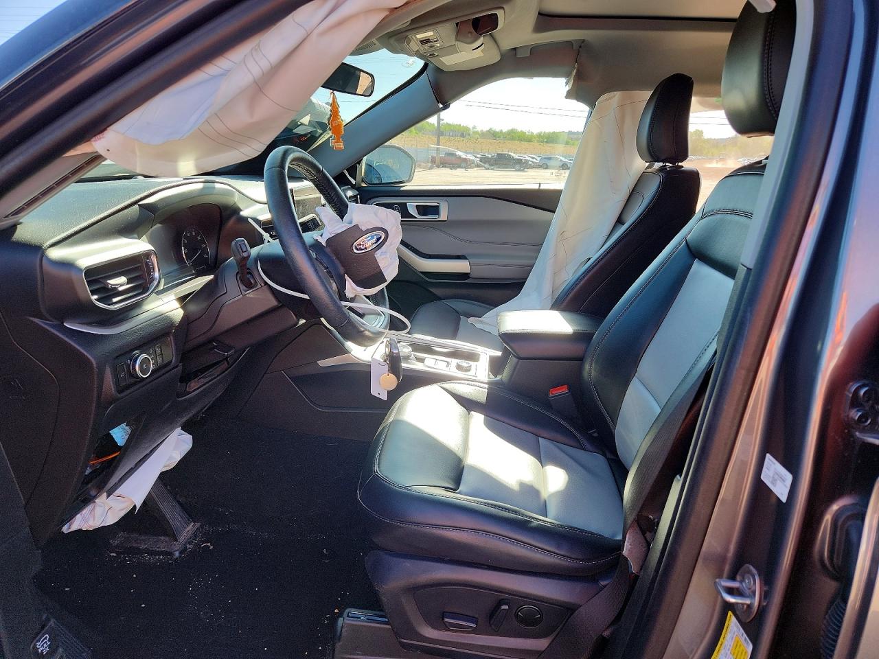 2023 FORD EXPLORER XLT photo 19