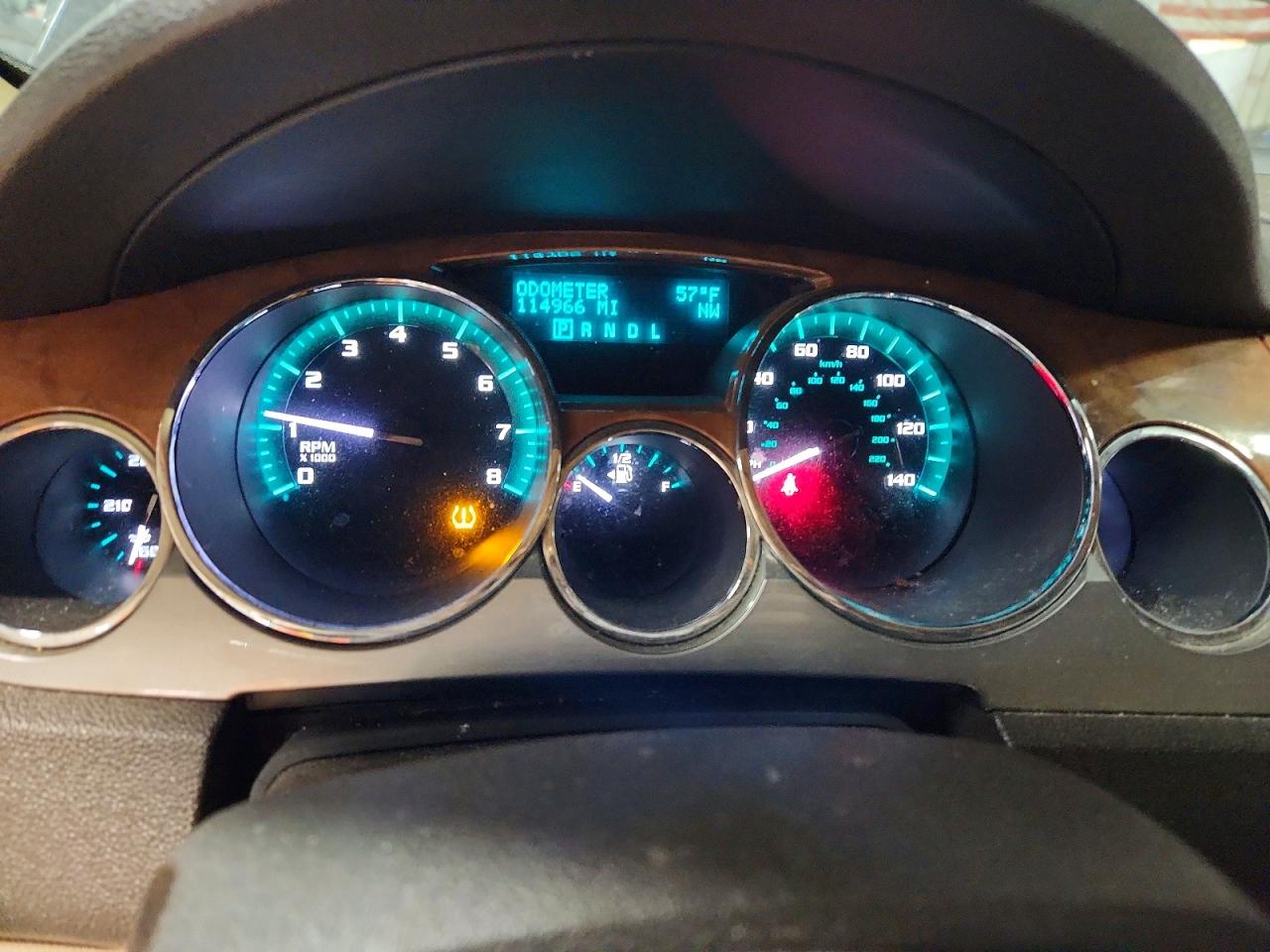 2011 BUICK ENCLAVE CXL photo 25