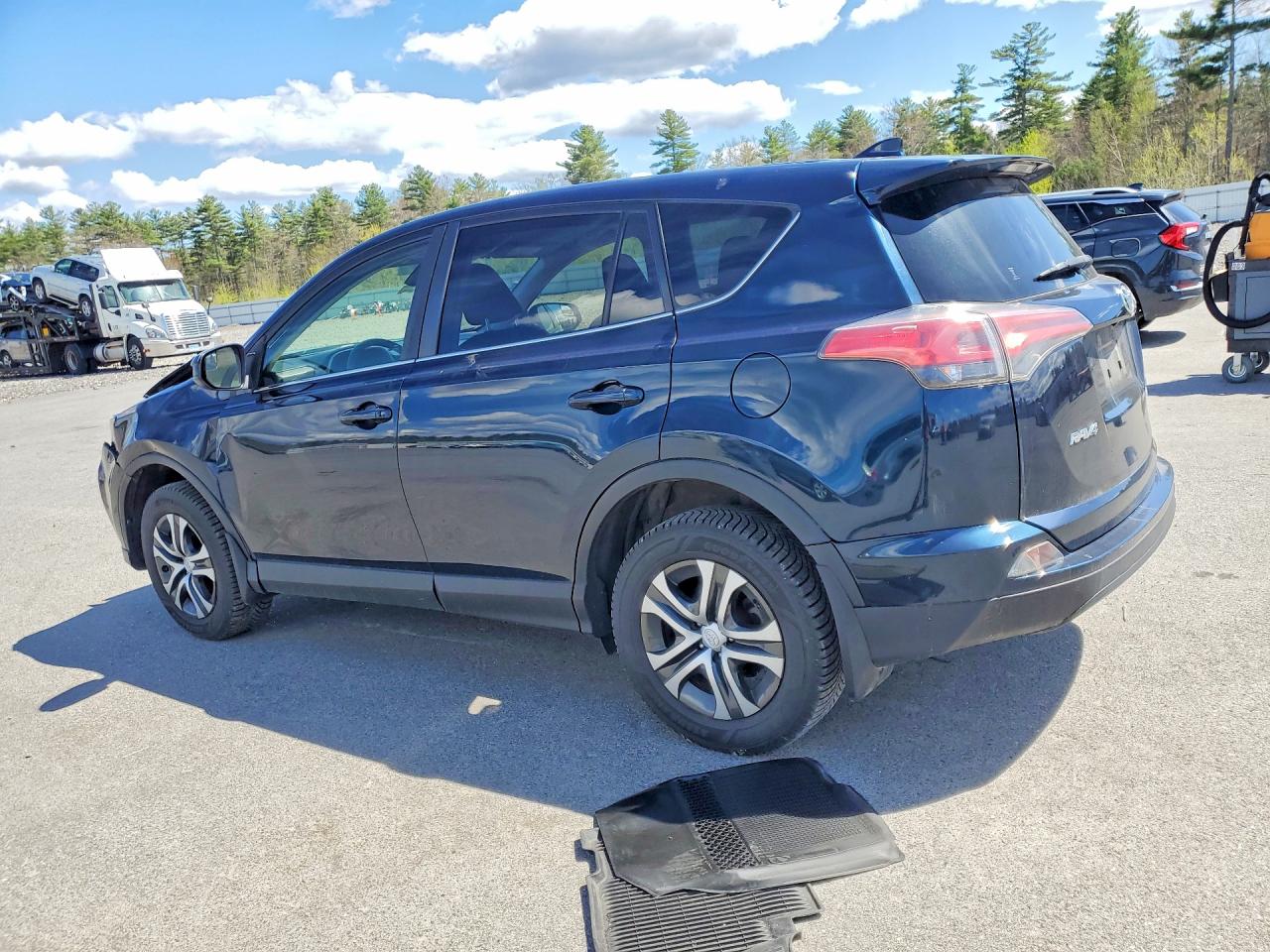 2017 TOYOTA RAV4 LE photo 2