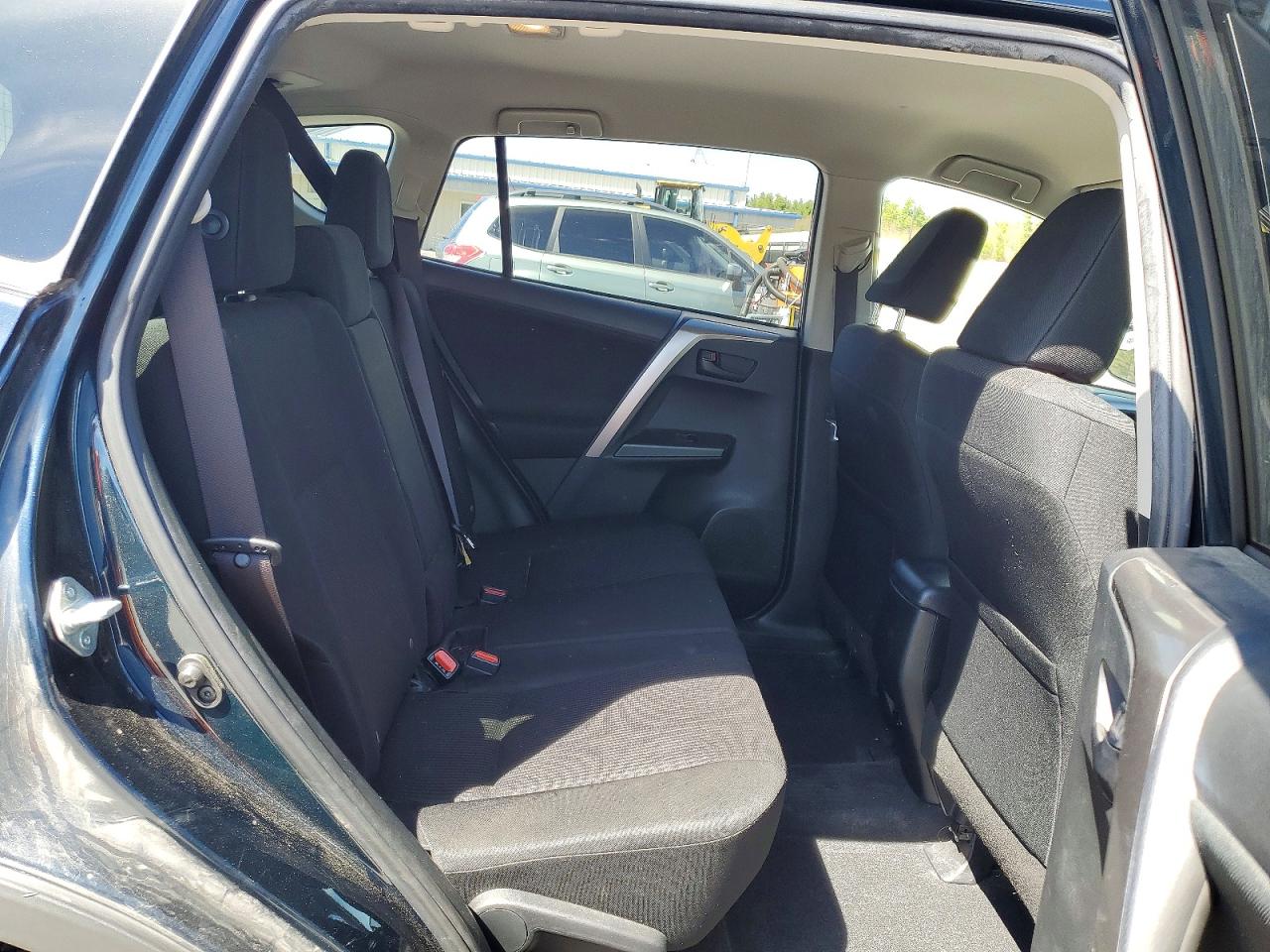 2017 TOYOTA RAV4 LE photo 10
