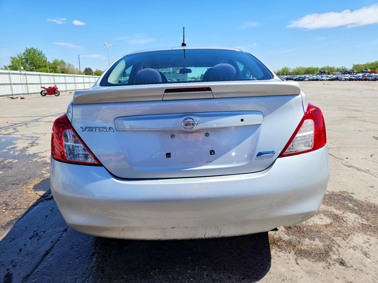 2014 NISSAN VERSA 1.6 S photo 6