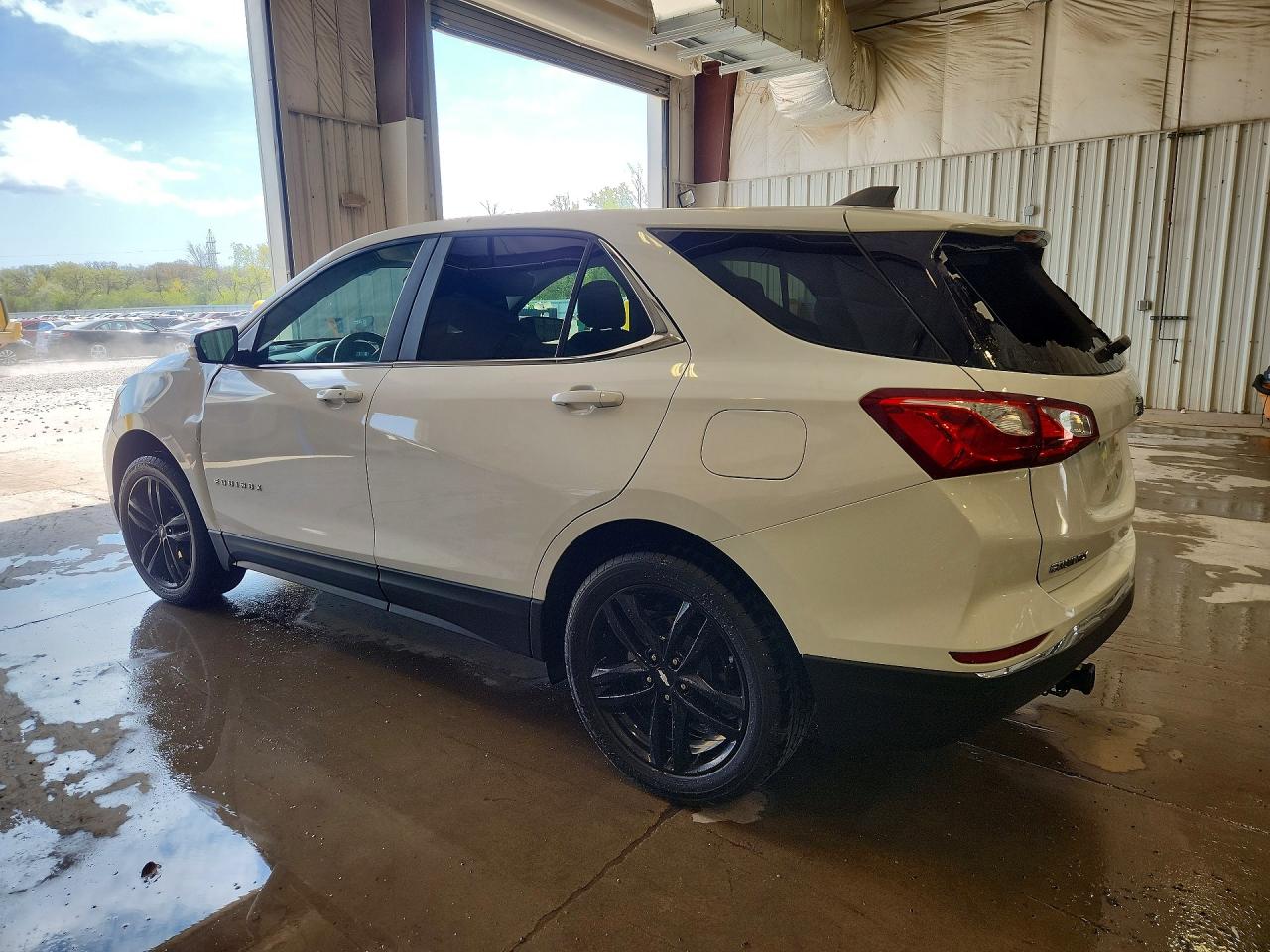 2021 CHEVROLET EQUINOX LT photo 3