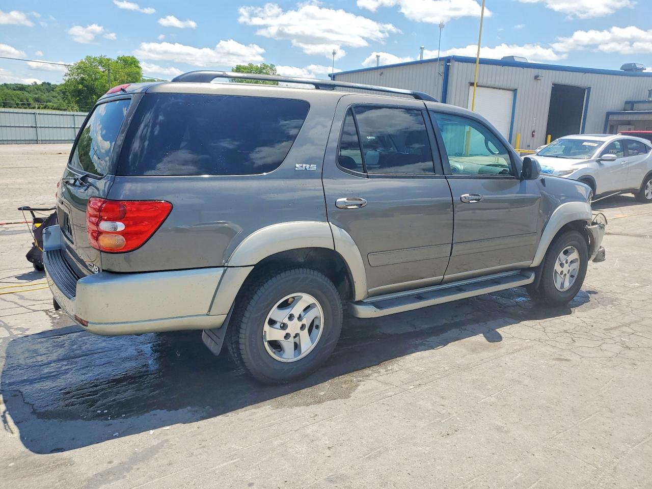 2004 TOYOTA SEQUOIA SR5 photo 5