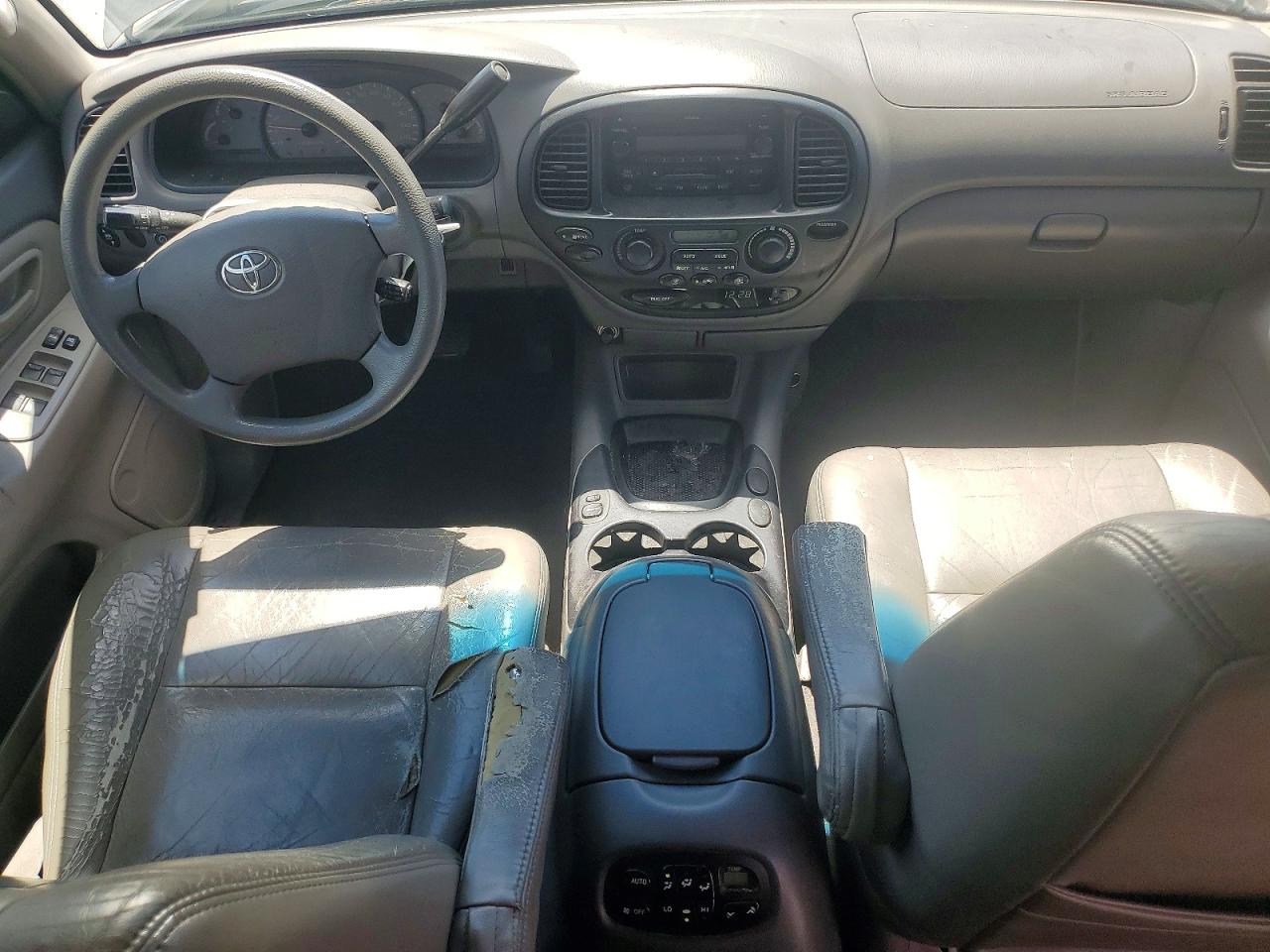 2004 TOYOTA SEQUOIA SR5 photo 15