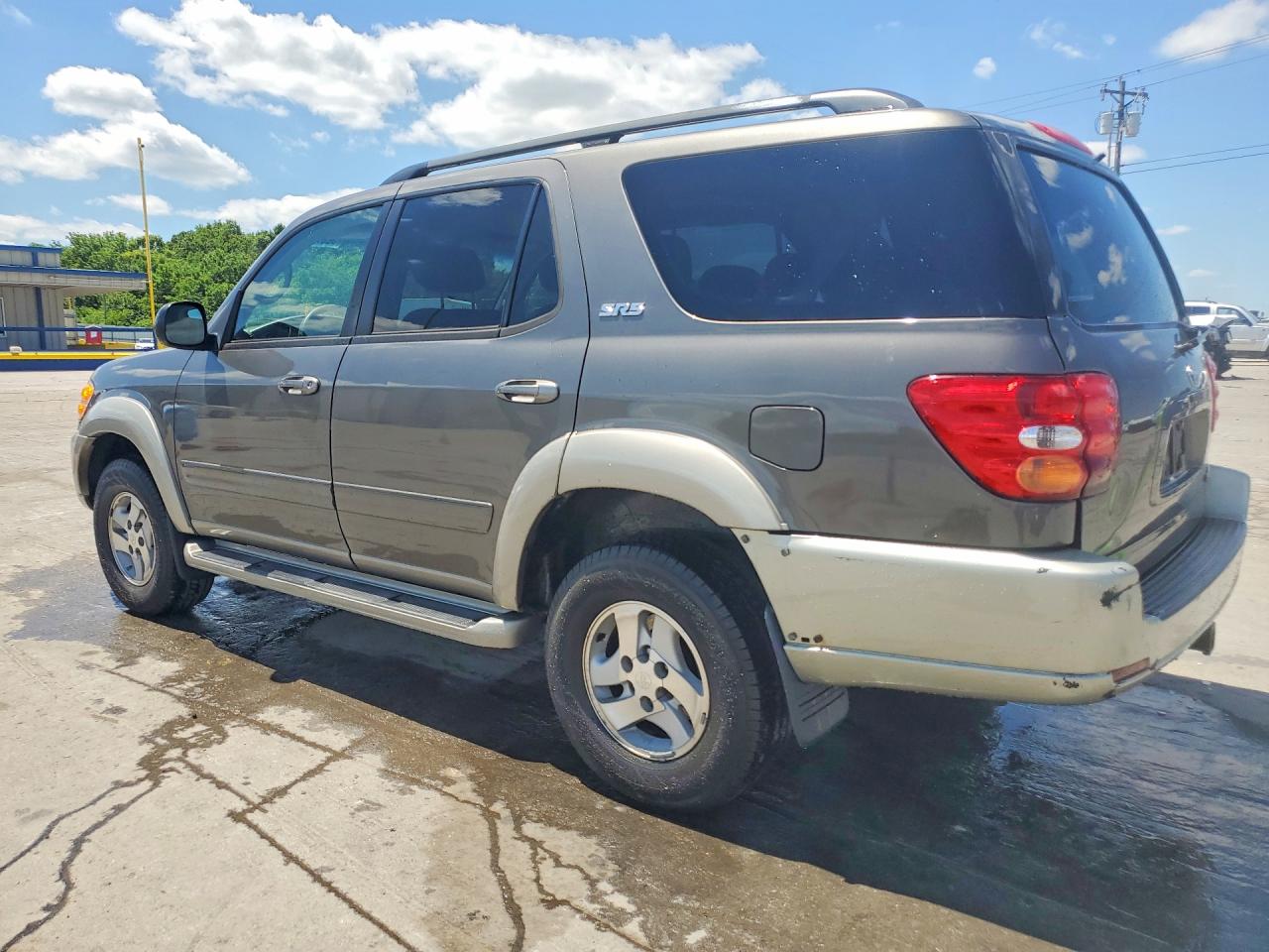 2004 TOYOTA SEQUOIA SR5 photo 3