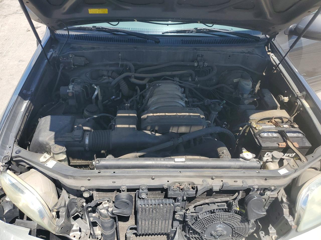 2004 TOYOTA SEQUOIA SR5 photo 23