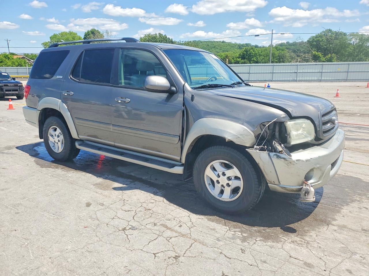 2004 TOYOTA SEQUOIA SR5 photo 7