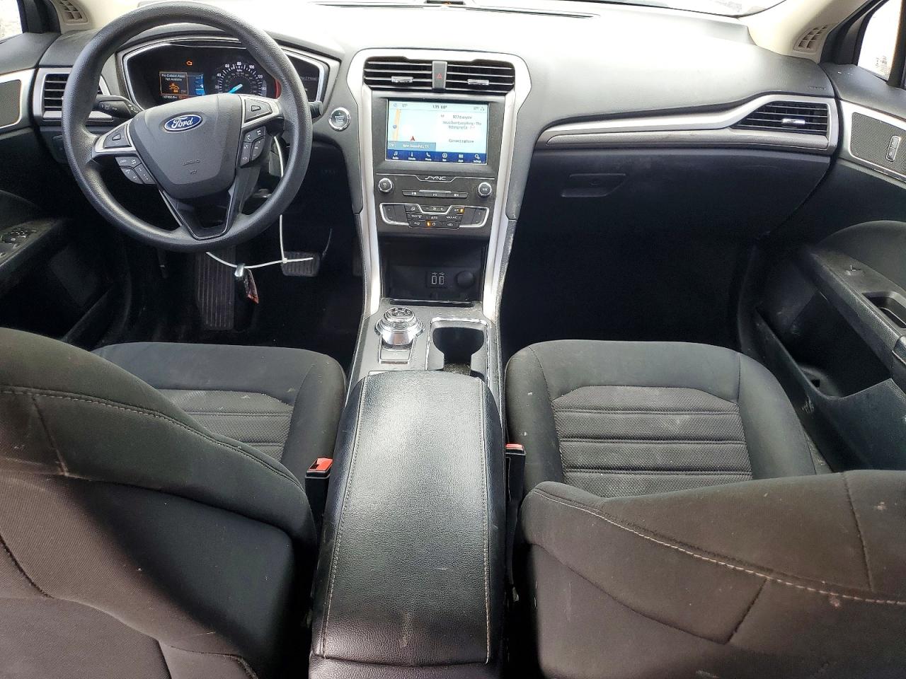 2020 FORD FUSION SE photo 8