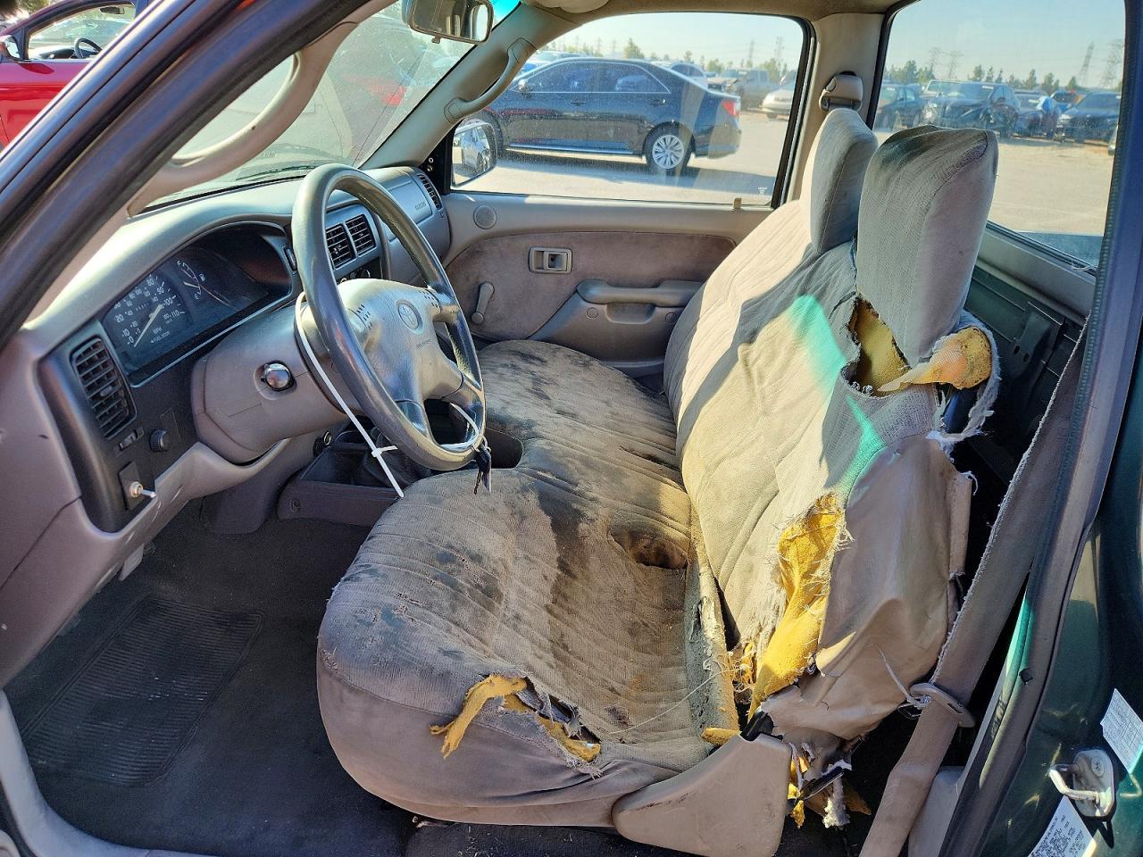 2002 TOYOTA TACOMA BASE photo 13