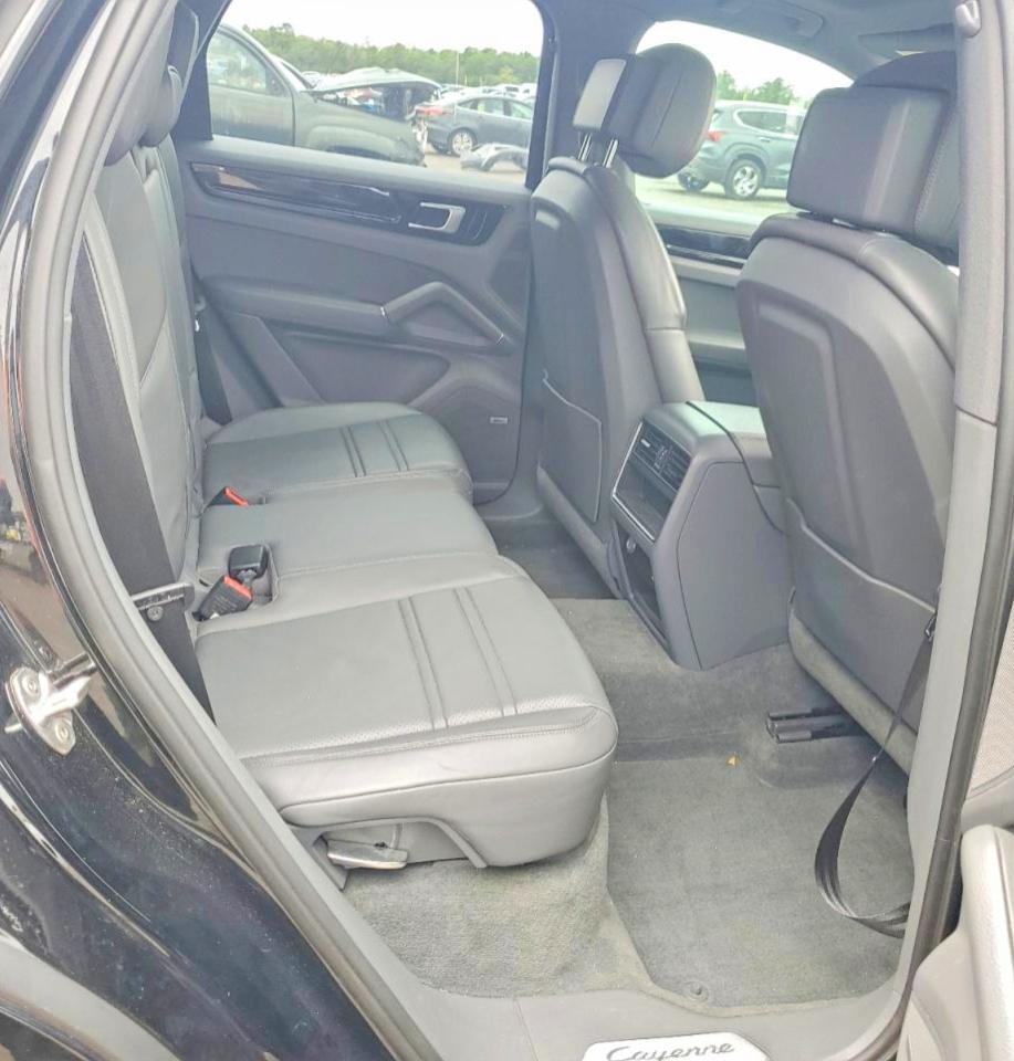 2019 PORSCHE CAYENNE photo 28