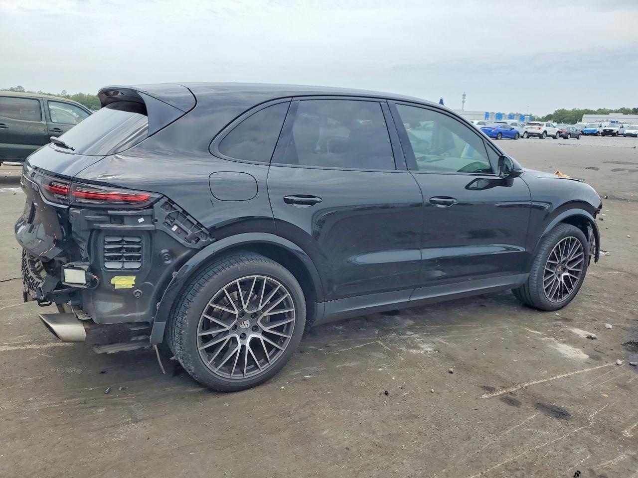 2019 PORSCHE CAYENNE photo 7